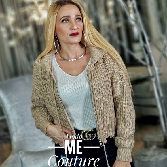 Sweater Top Frayed Chunky Knit Hoodie Sweater - Picture 4 of 4